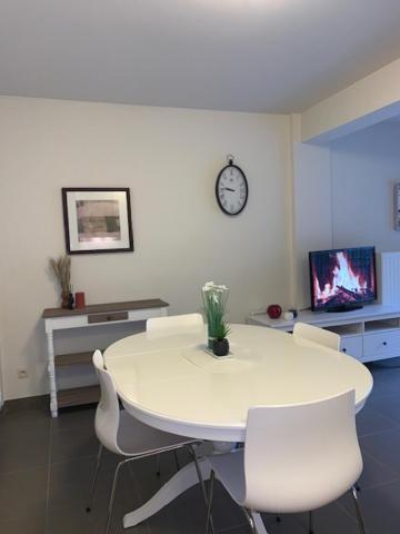 Stijlvol In Hartje Vlak Bij Het En De Winkelstraat - 6p Appartement Ostende
